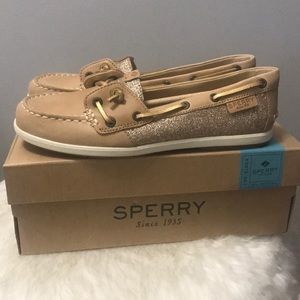 Speedy Women’s Bluefish Boat shoe Size 6.5